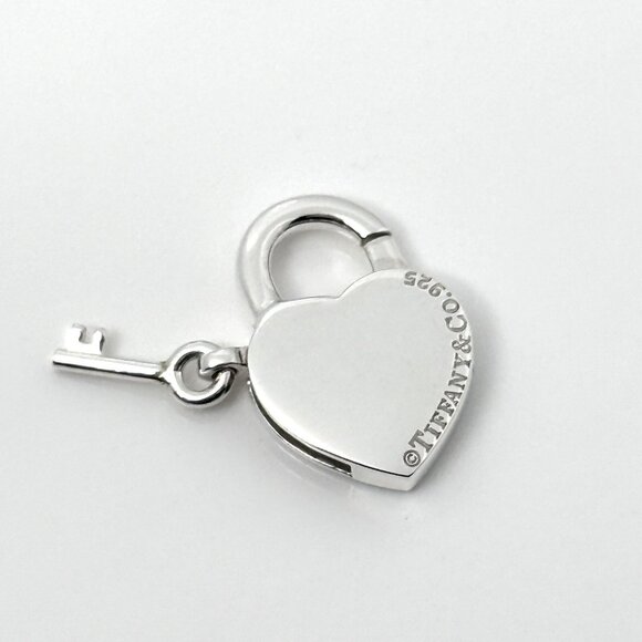 Tiffany & Co Clip Heart Key Keyhole Padlock Charm or Pendant in Sterling Silver - Picture 6 of 8